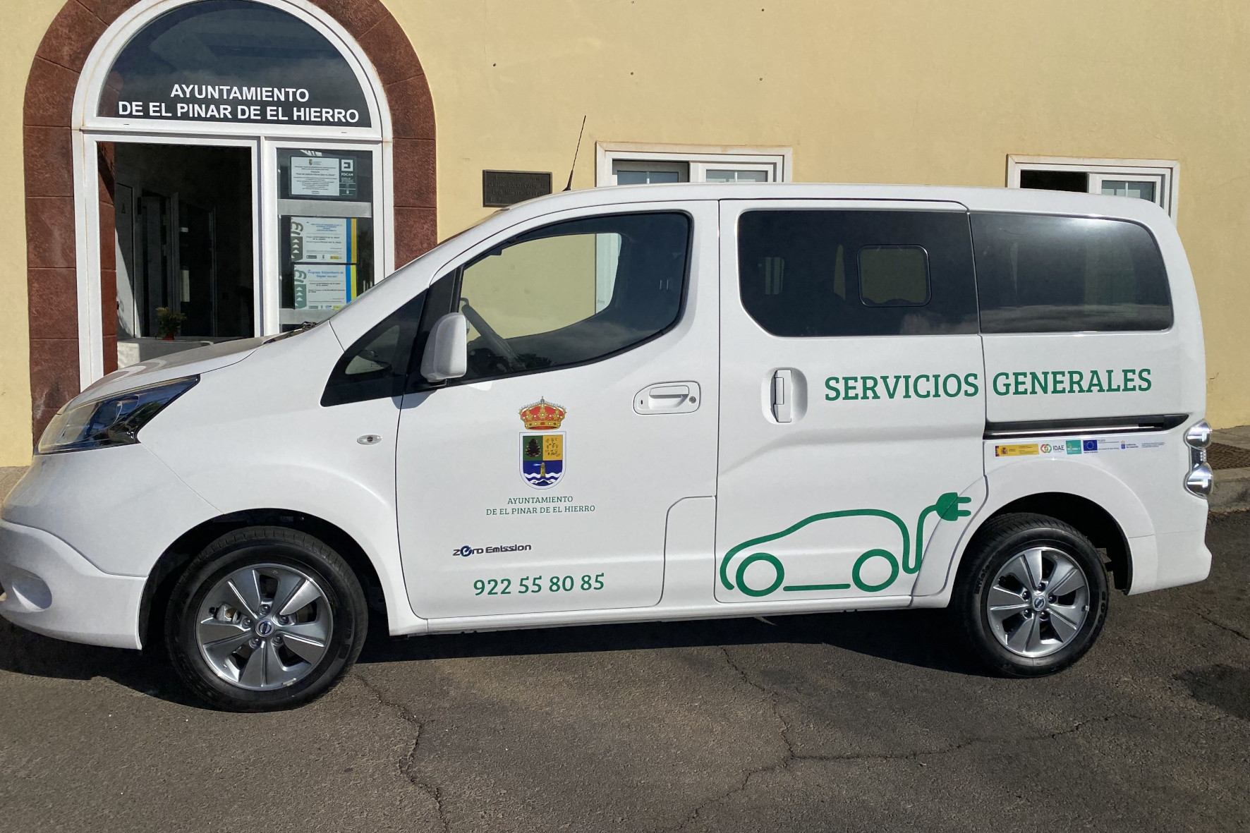 El Pinar impulsa la movilidad sostenible con la incorporación de tres vehículos eléctricos