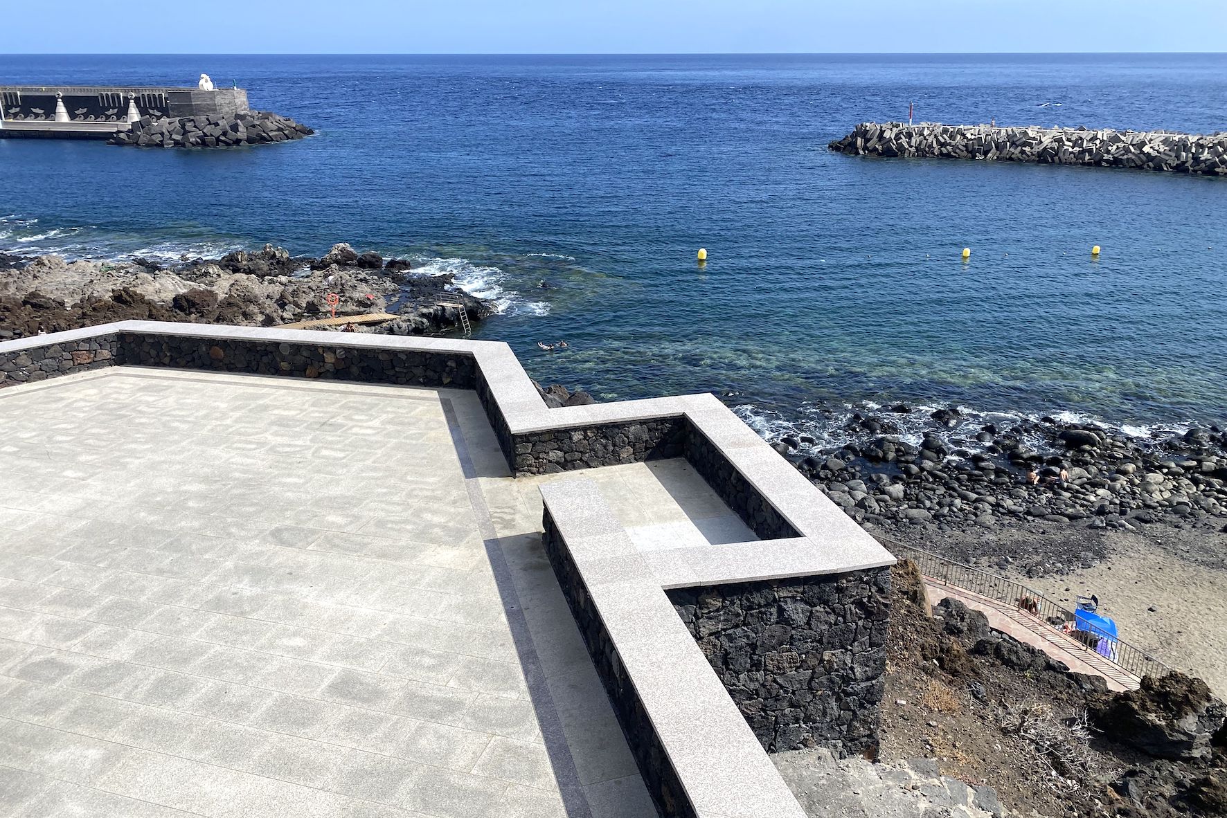 El Pinar asegura una de las plazoletas miradores de Arenas Blancas