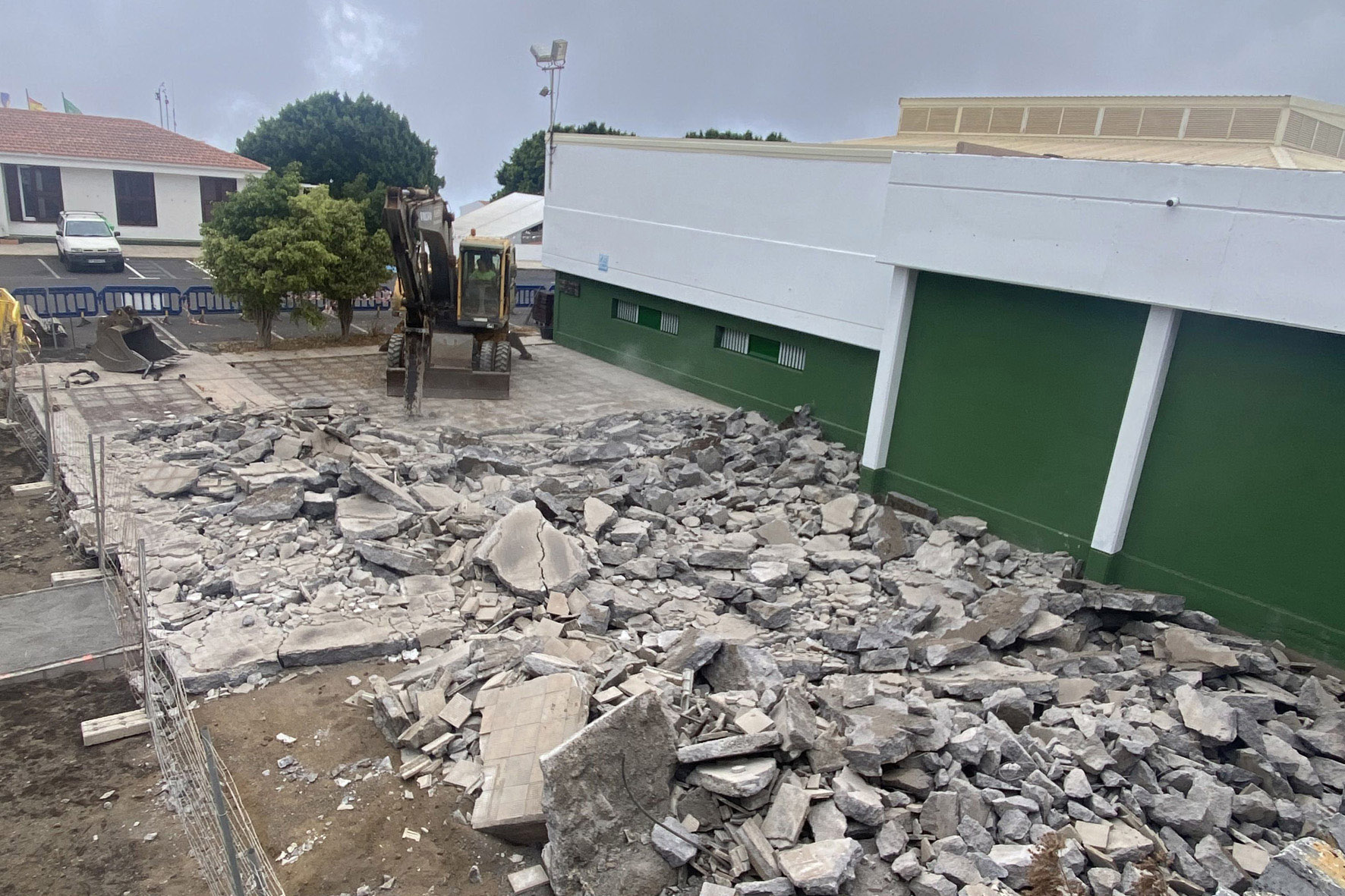 El Ayuntamiento comienza la construcción de la cancha de pádel 