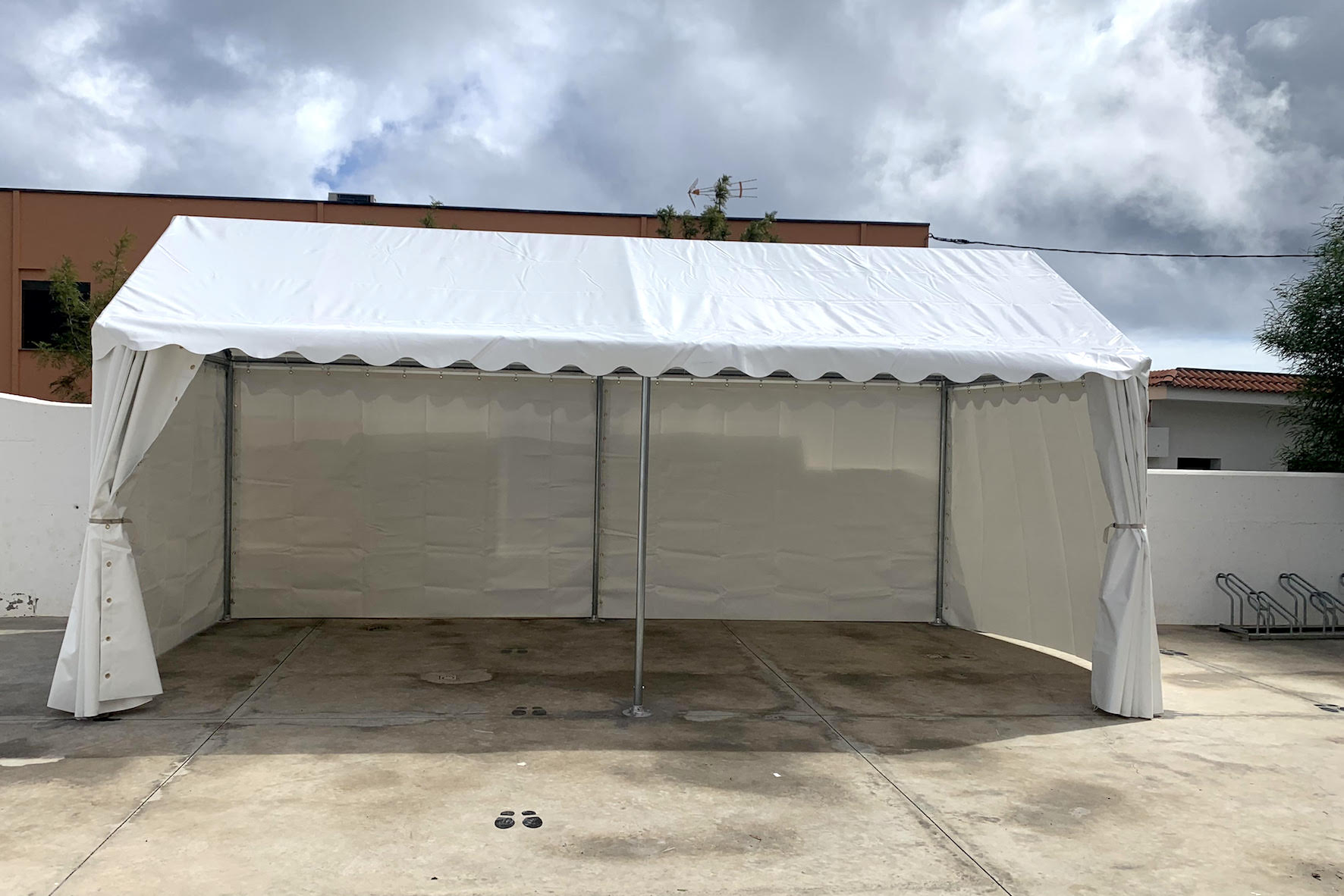 El Pinar mejora la seguridad y amplía las instalaciones del CEIP Taibique