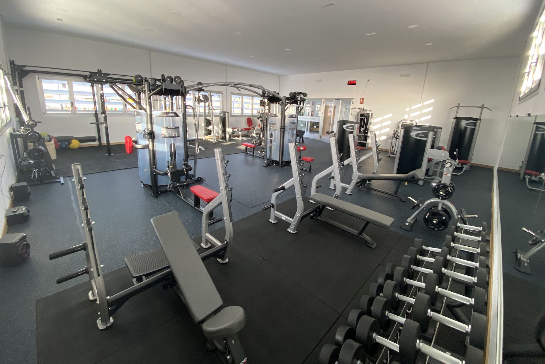 El Pinar ha inaugurado este lunes el nuevo gimnasio municipal