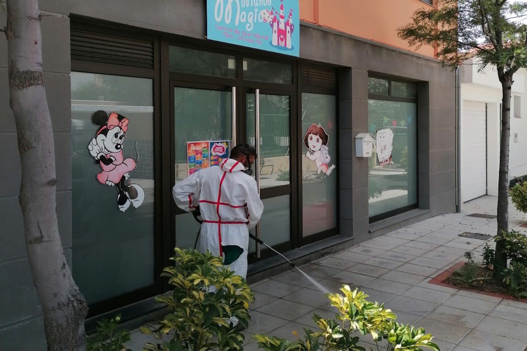 El Ayuntamiento refuerza las labores de limpieza en los espacios públicos del municipio
