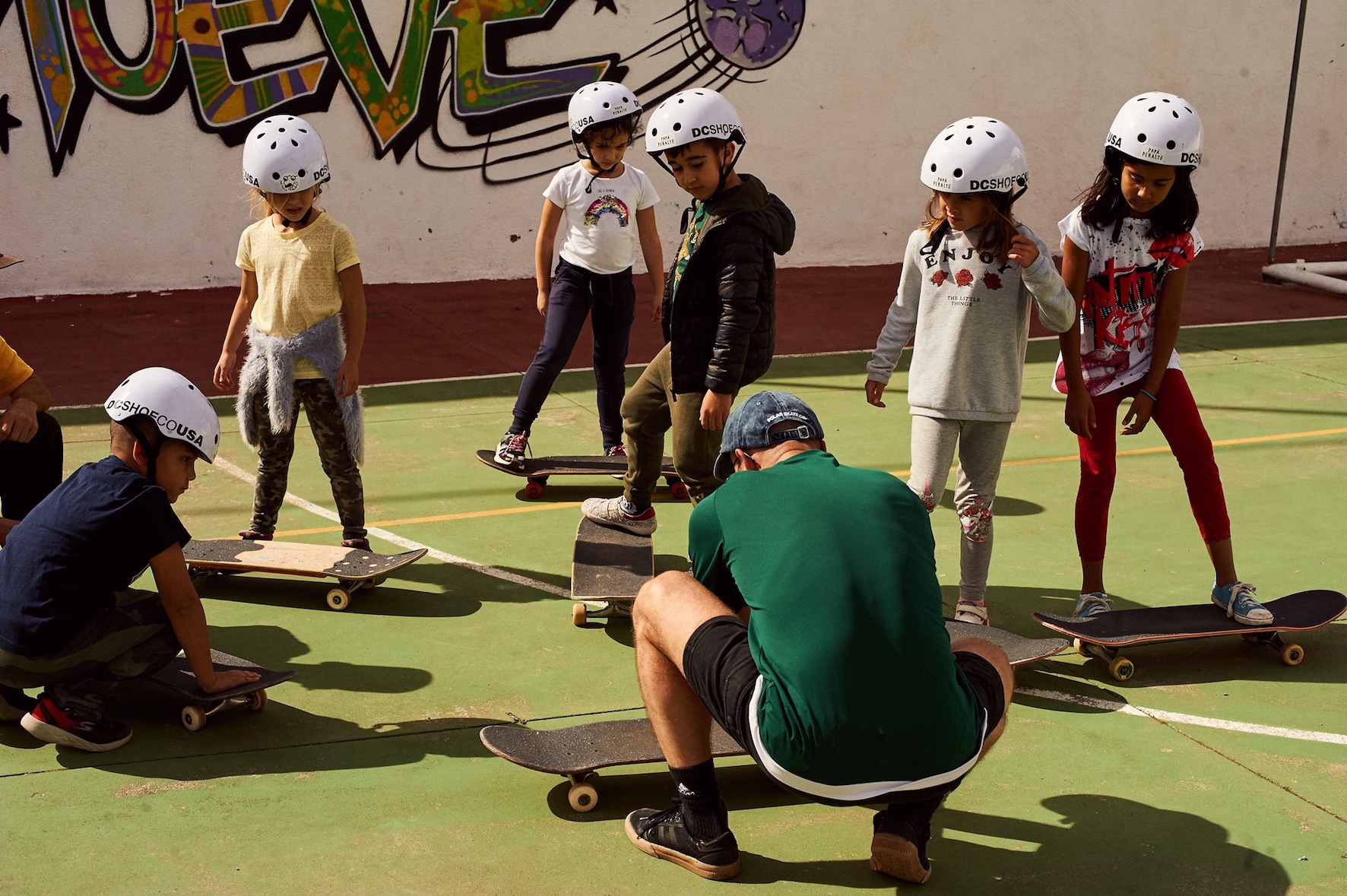 El Pinar instala una rampa para la práctica del skate en el CEIP Taibique
