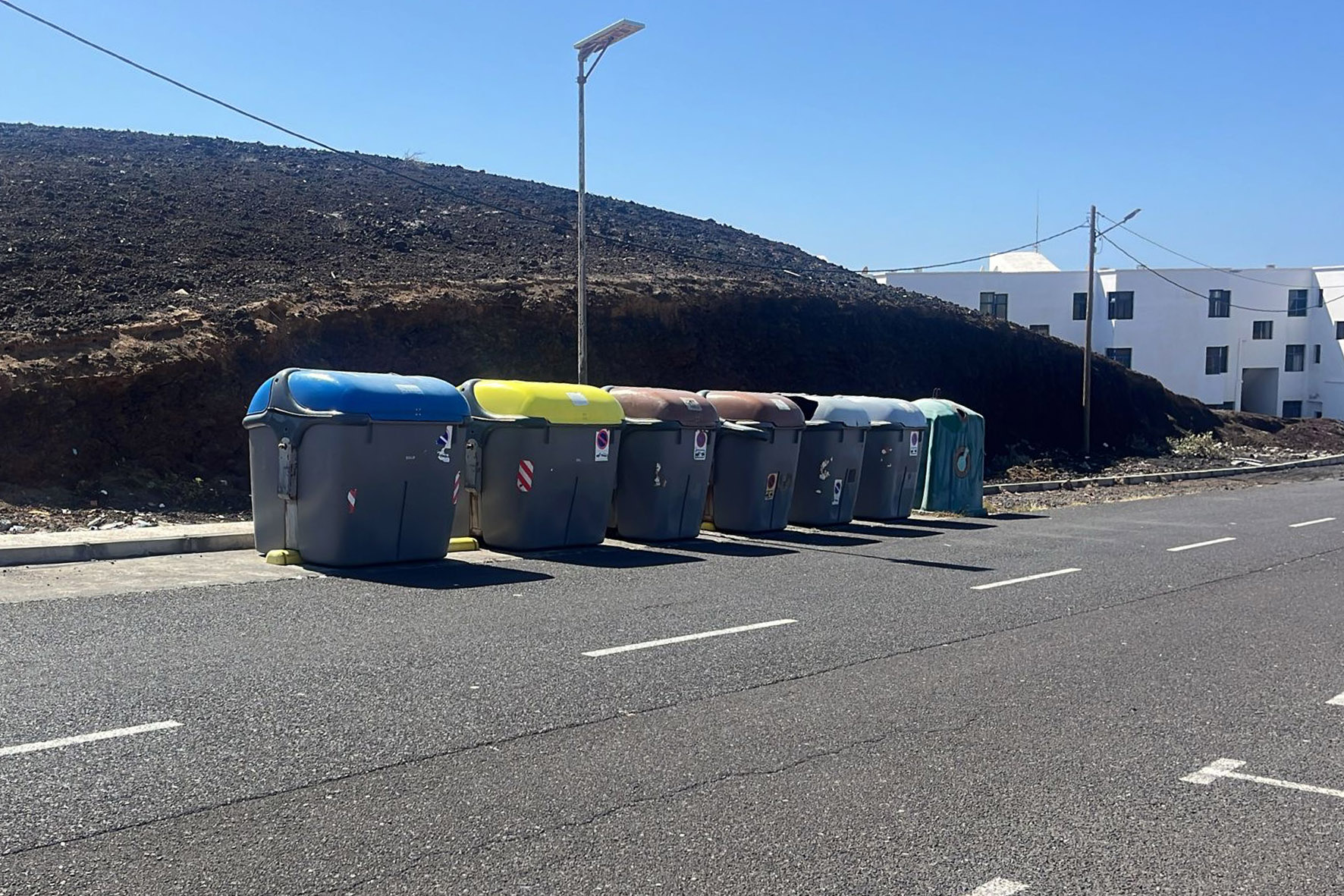 El Ayuntamiento licita el soterramiento de una zona de contenedores en La Restinga
