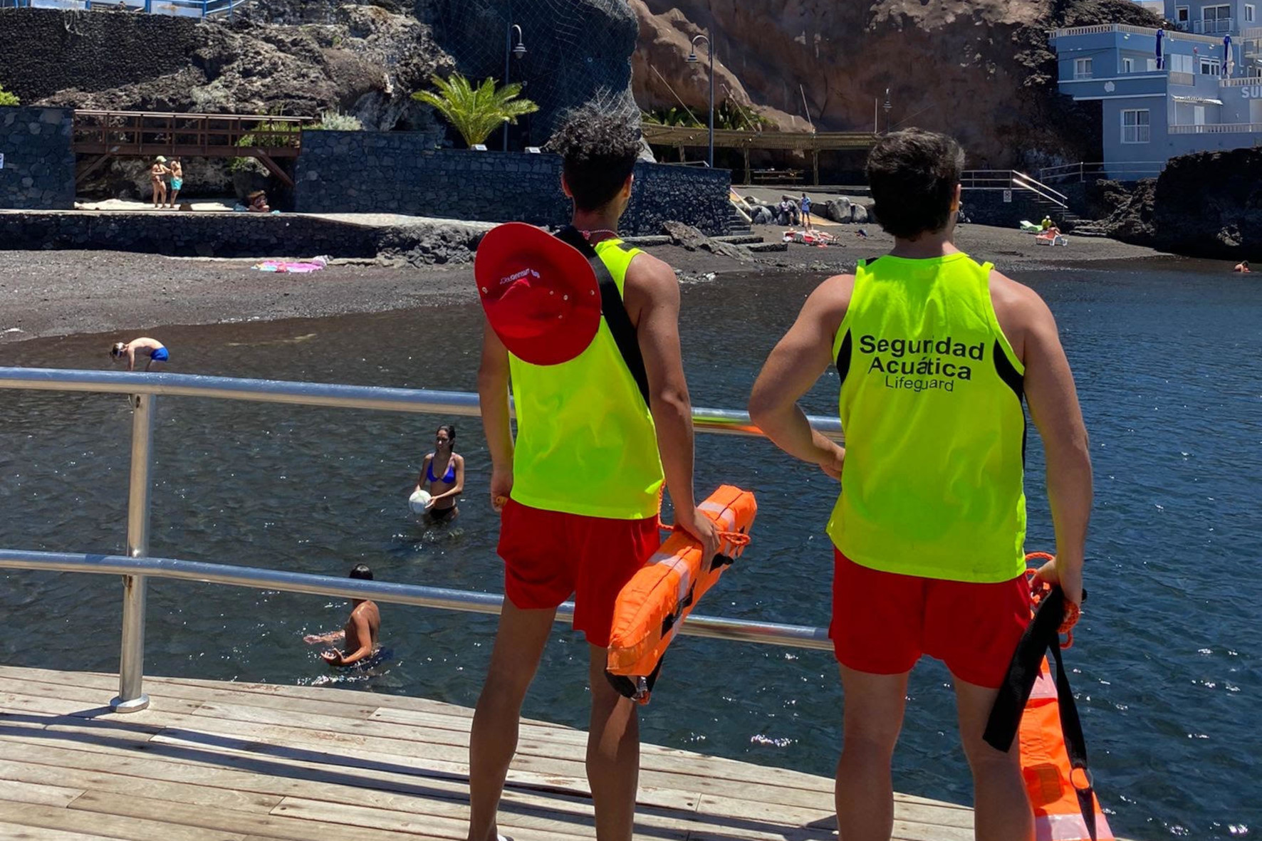 Las zonas de baño de Tacorón y La Restinga disponen de socorristas a partir de hoy 1 de julio